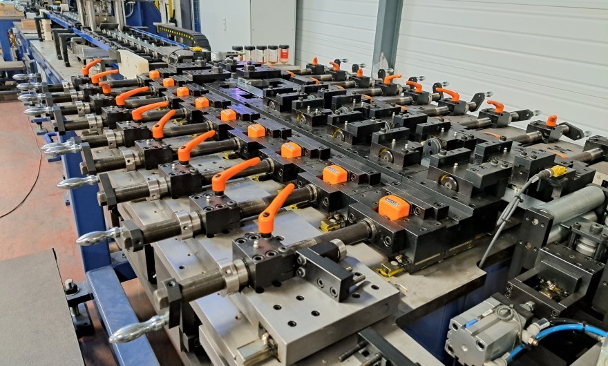 Travail de bandes mÃ©talliques